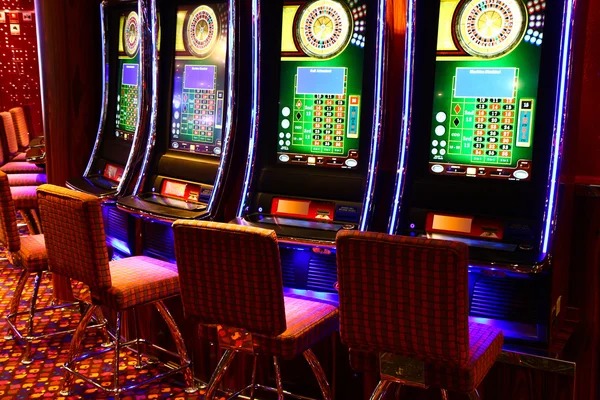 Mobile casino and sportsbook screen with low data use